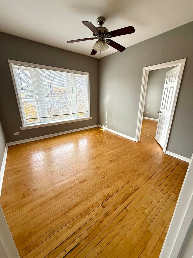 unlisted-address, Chicago, IL 60624 - photo 2