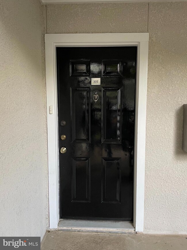 1541 Lincoln Way unit 101A, McLean, VA 22102 - photo 5