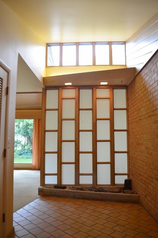 2746 Brentwood Rd, Columbus, OH 43209 - photo 3