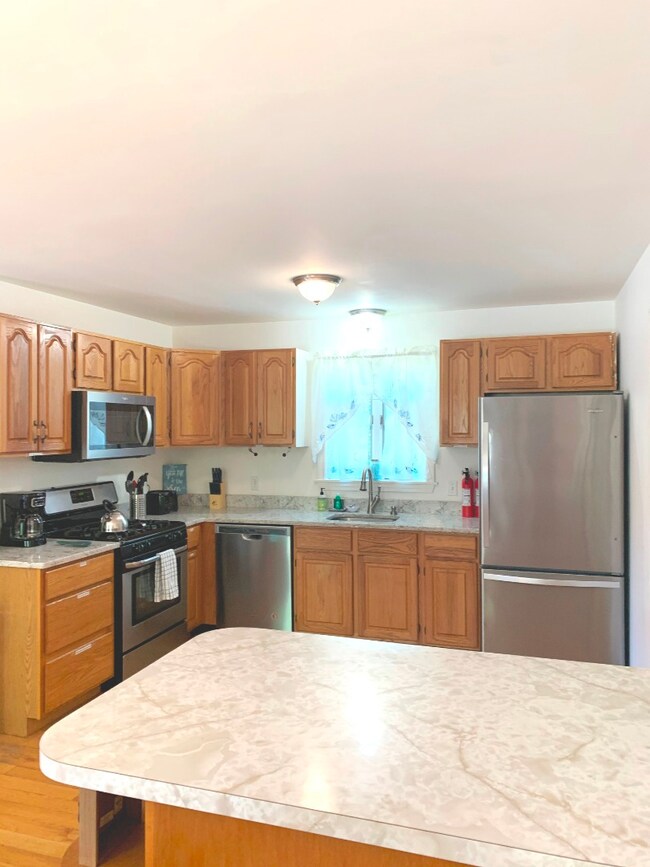 16 Front St, Oak Bluffs, MA 02557 - photo 5