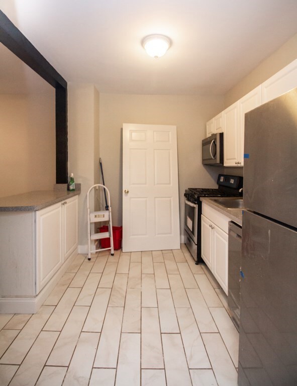 20 Roberts St unit 2, Brookline, MA 02445 - photo 3