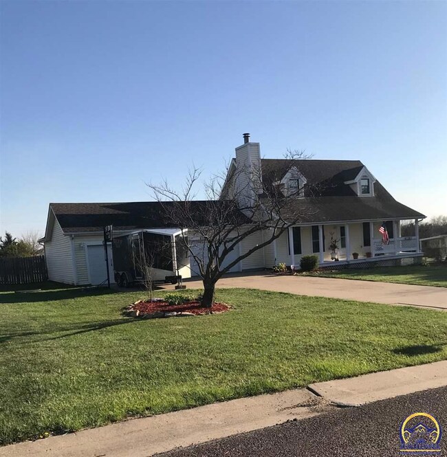 8701 SW 27th St, Topeka, KS 66614 - photo 5