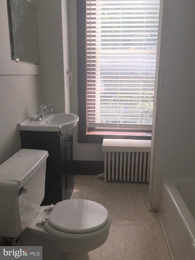 427 N Market St unit 4, Frederick, MD 21701 - photo 4