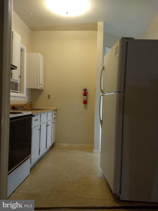 4219 York St unit 4, Harrisburg, PA 17111 - photo 5