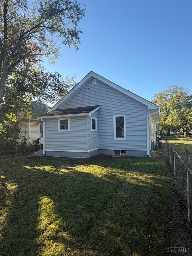 1019 Kunz Ave, Middletown, OH 45044 - photo 4