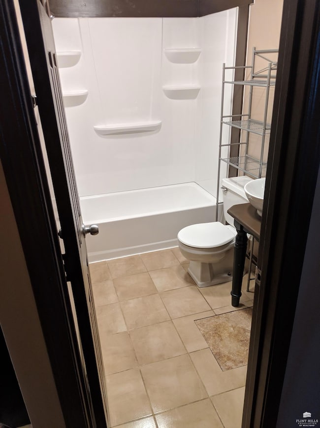 221 E 15th St, Junction City, KS 66441 - photo 6