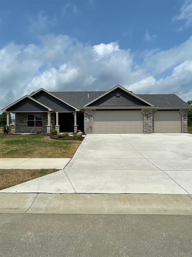 332 Gene Dr, Roanoke, IN 46783 - photo 2