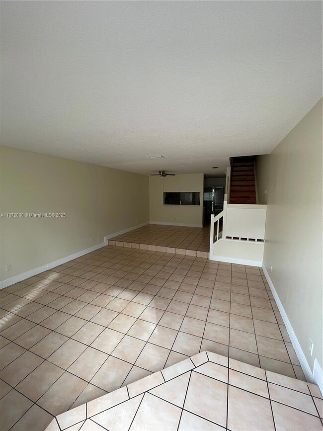 2880 Belmont Ln unit 2880, Hollywood, FL 33026 - photo 2