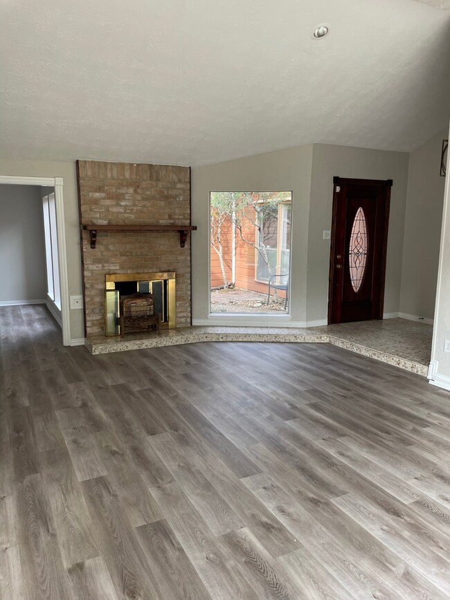 8206 Debbie Gay Dr, Houston, TX 77040 - photo 6