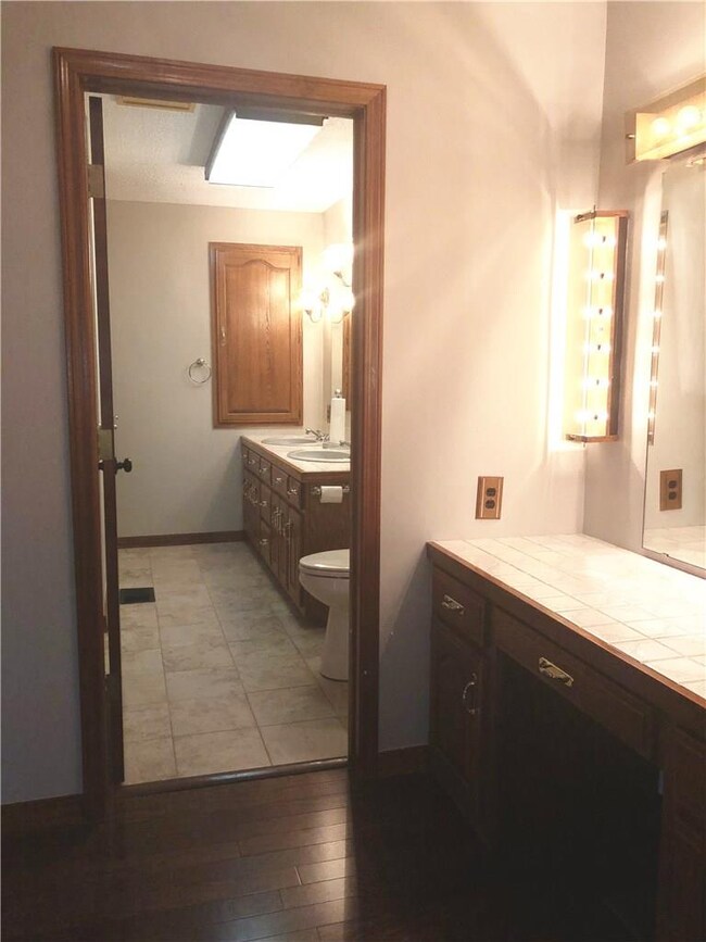 12350 Akita Ln, Lowell, AR 72745 - photo 6