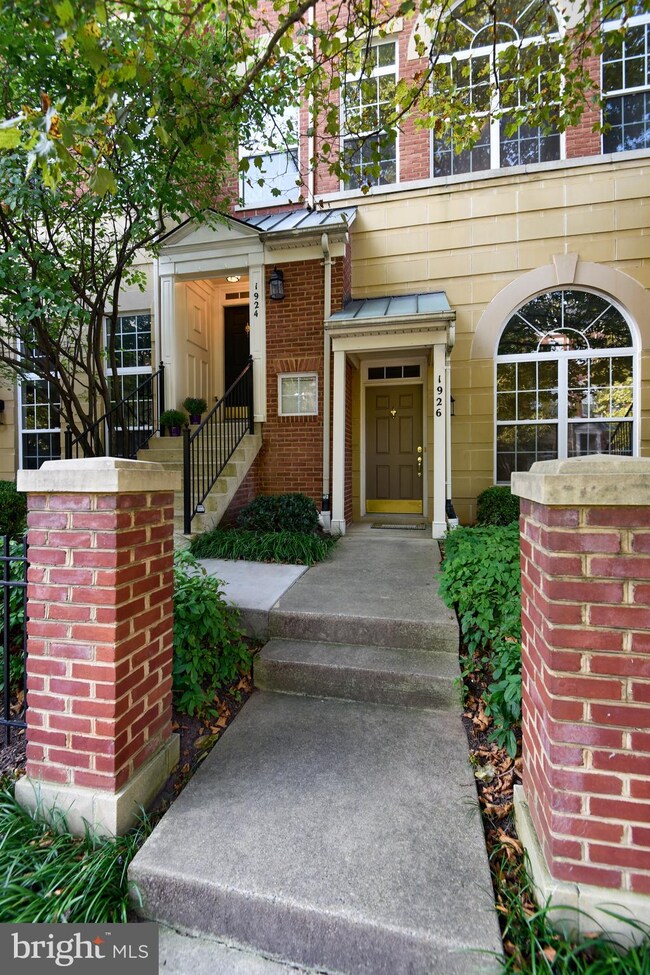 1924 Crescent Park Dr unit 30B, Reston, VA 20190 - photo 5