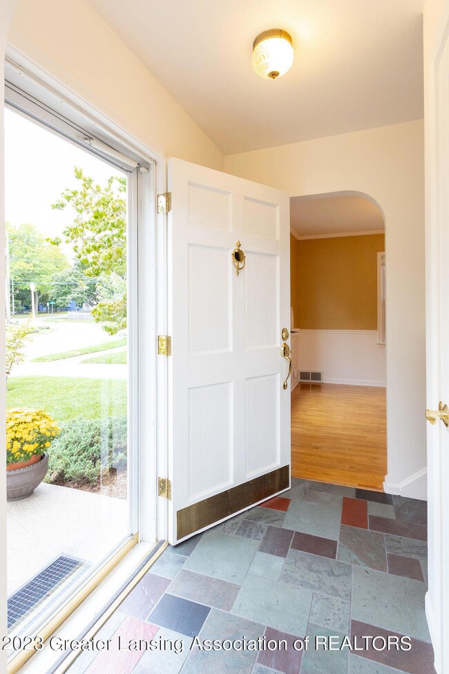 1425 Clifton Ave, Lansing, MI 48910 - photo 6