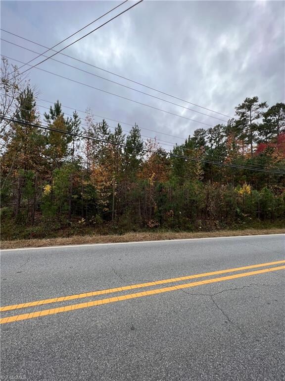 3012 Sherrill Ave, Jamestown, NC 27282 - photo 3