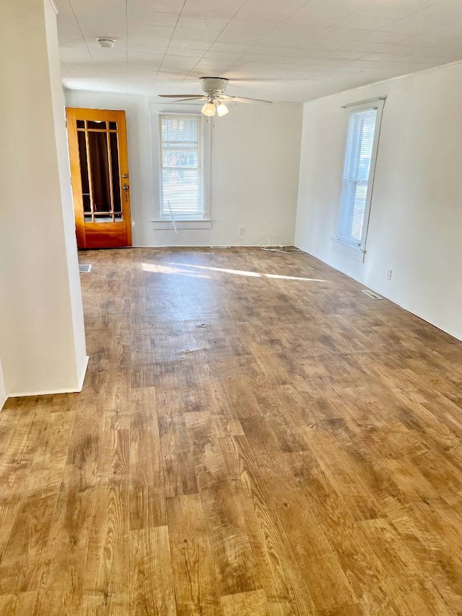 1623 Cedar St, Concordia, KS 66901 - photo 4