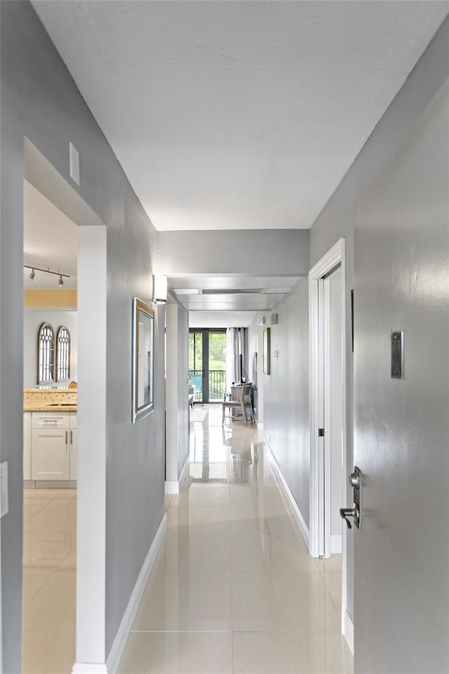 16 Royal Palm Way unit 302, Boca Raton, FL 33432 - photo 4