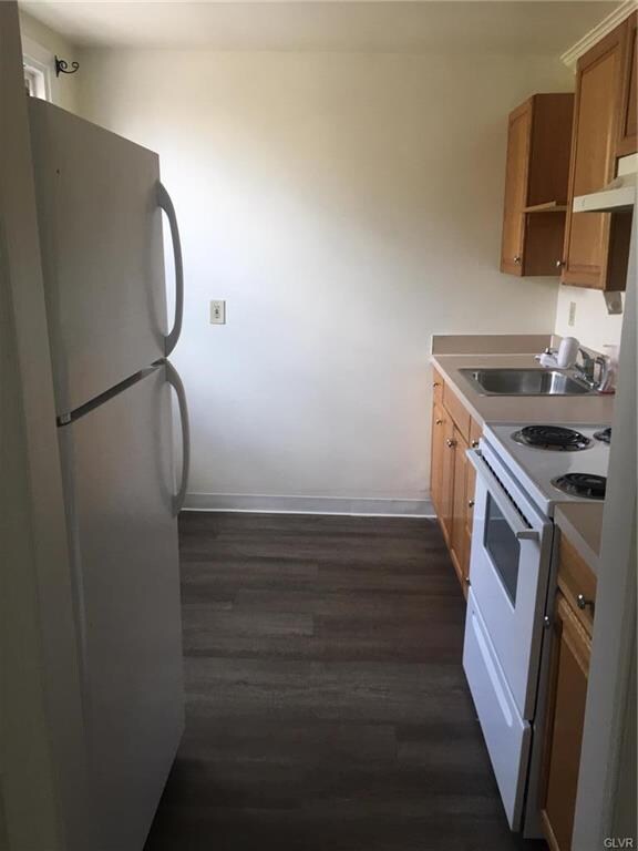 79 W Market St unit Apartment H, Bethlehem, PA 18018 - photo 2