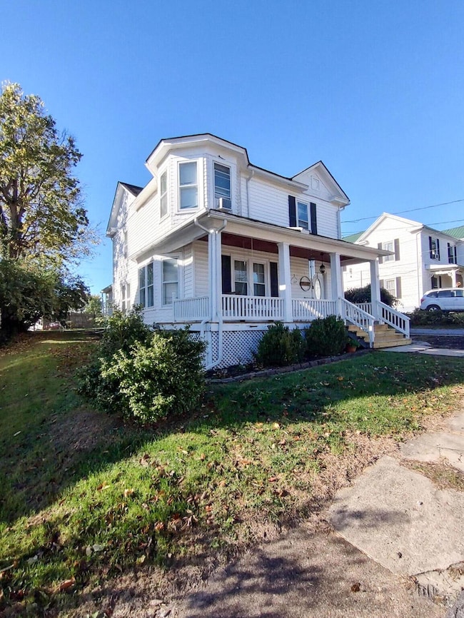 127 Mills Ave, Flemingsburg, KY 41041 - photo 2