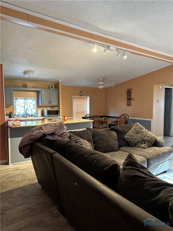 824 W Skye View Dr, Findlay, OH 45840 - photo 6