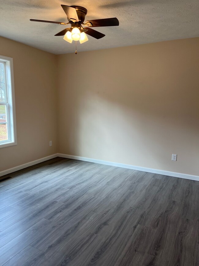 119 Glover Ln, Shelbyville, TN 37160 - photo 4