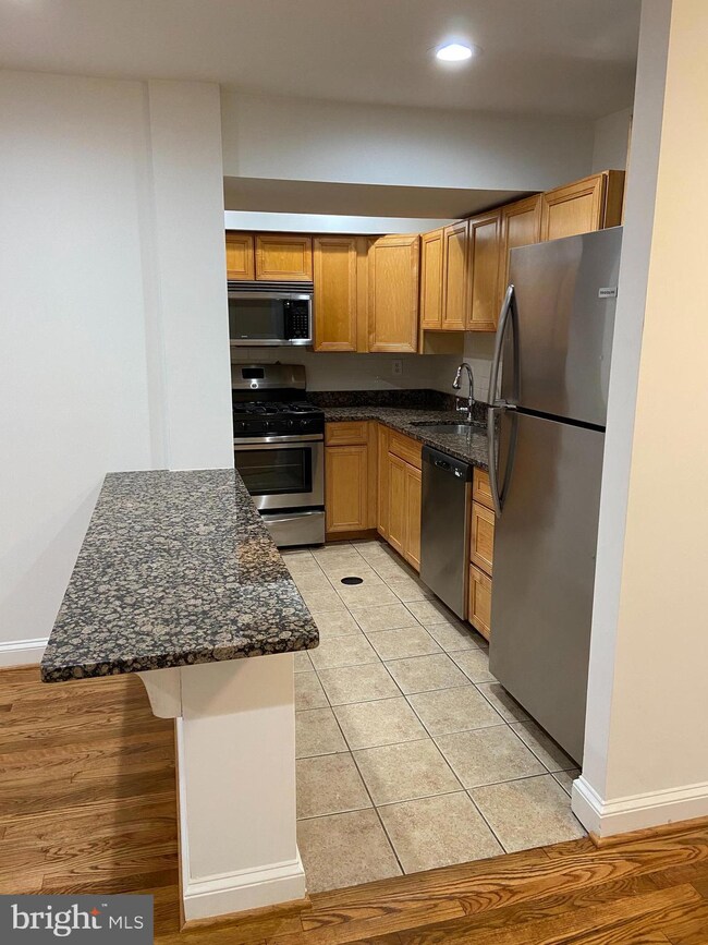 1829 Eutaw Place unit A, Baltimore, MD 21217 - photo 7