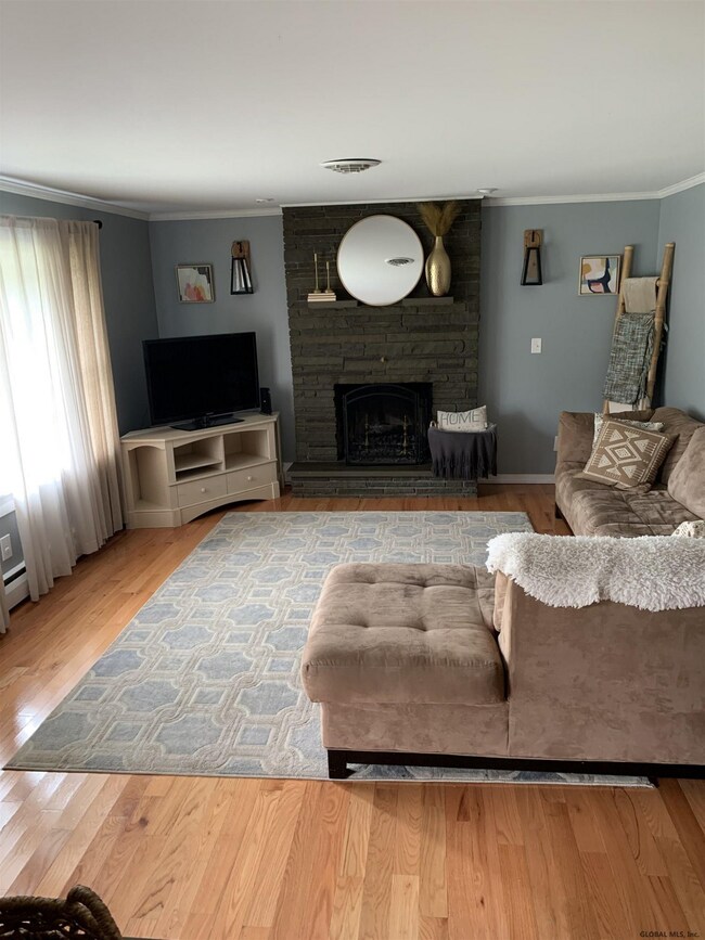 8 Fernwood Dr, Albany, NY 12211 - photo 5