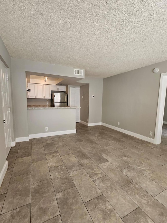 700 Executive Center Dr unit 23, West Palm Beach, FL 33401 - photo 3