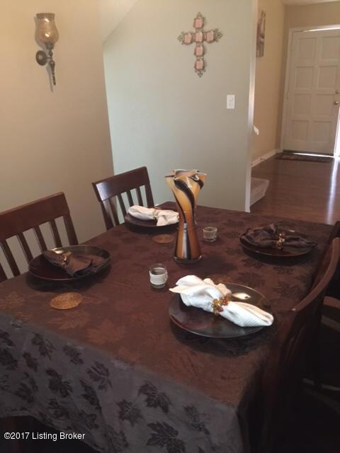 8422 Roseborough Rd, Louisville, KY 40228 - photo 6