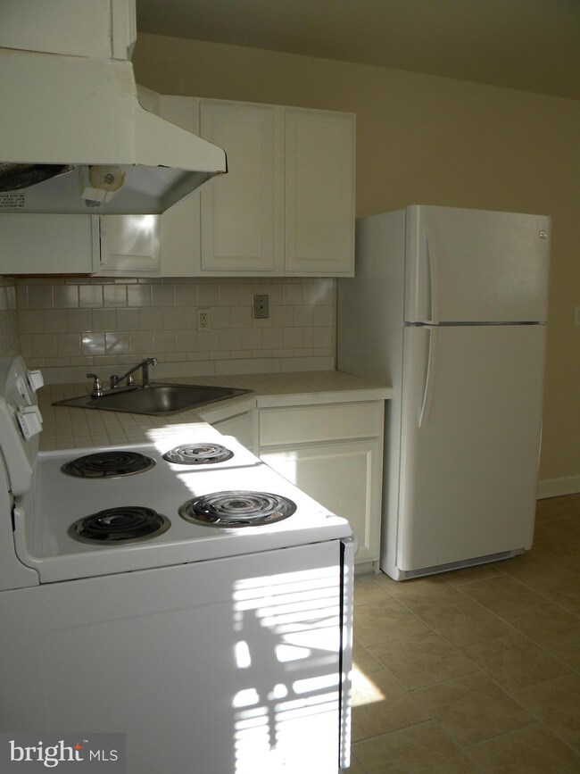 935 S Charles St unit B, Baltimore, MD 21230 - photo 5