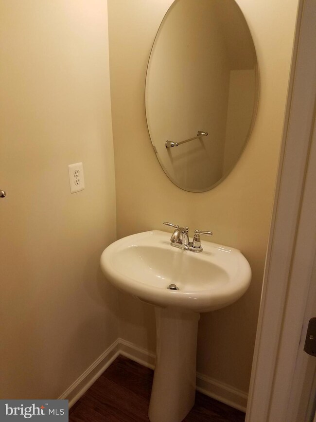 908 Hall Station Dr unit 101, Bowie, MD 20721 - photo 7