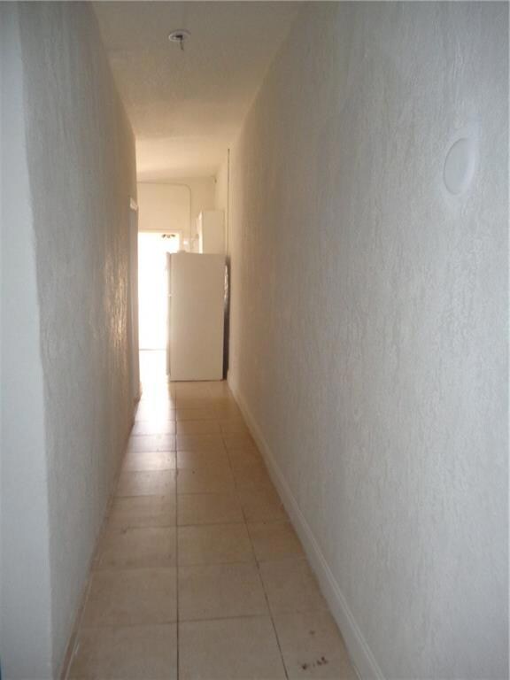 2204-2206 Atlanta St unit 4, Hollywood, FL 33020 - photo 5