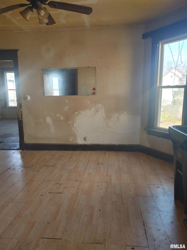 2020 Dixwell St, Davenport, IA 52802 - photo 2