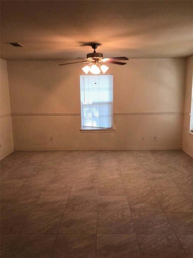 824 W Nelson St, Denison, TX 75020 - photo 2