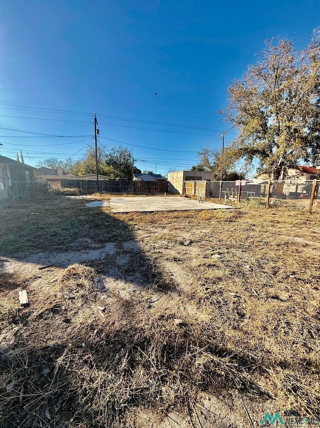 405 S Guadalupe St, Carlsbad, NM 88220 - photo 2