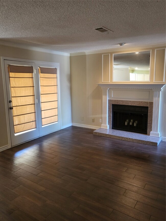 2010 Cloisters Dr unit 2311, Arlington, TX 76011 - photo 2