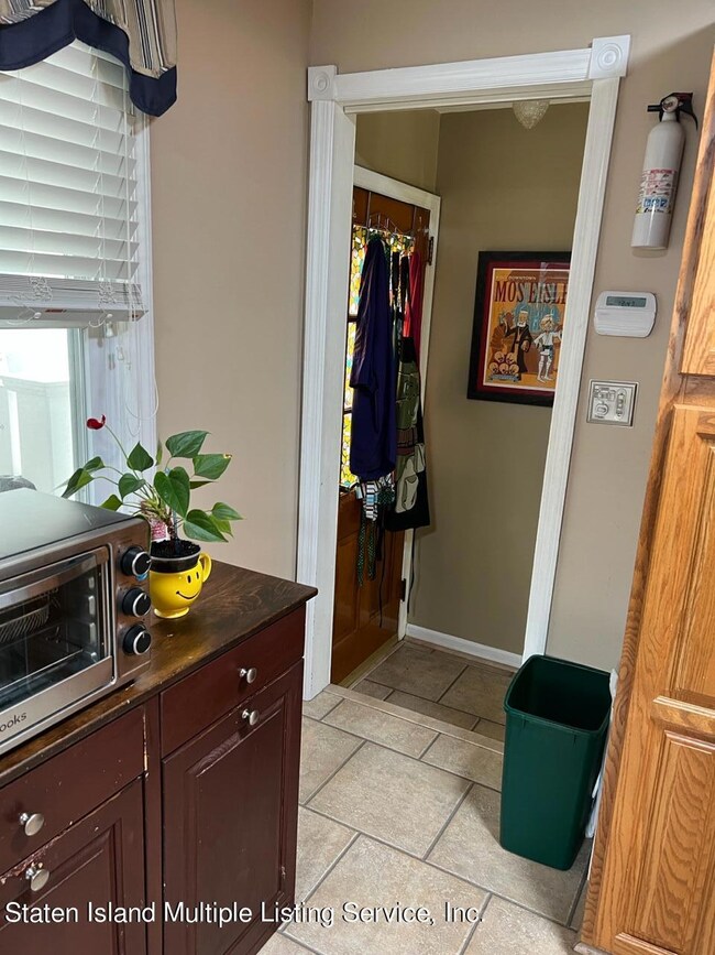 198 Crowell Ave, Staten Island, NY 10314 - photo 6