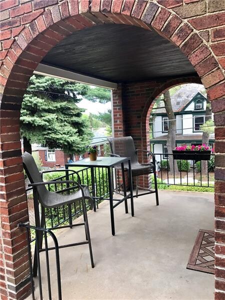 Great side porch!