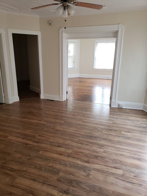 64 Euclid Ave unit 1st flr, Springfield, MA 01108 - photo 3