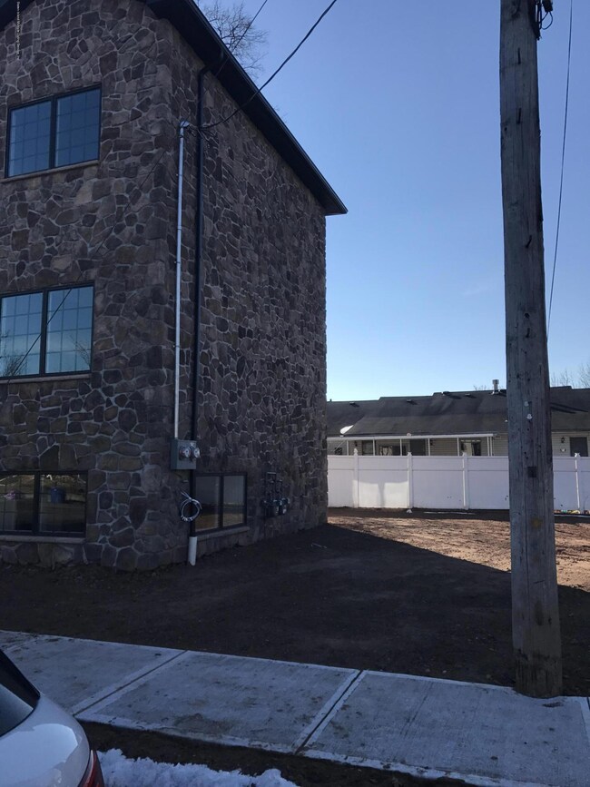 474 Albourne Ave, Staten Island, NY 10309 - photo 3