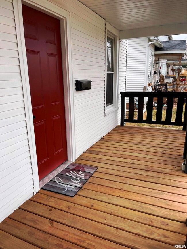 701 N Sherman St, Lincoln, IL 62656 - photo 2