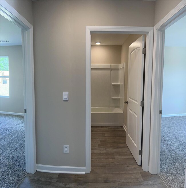 Hall bath between Bedroom 2 & 3