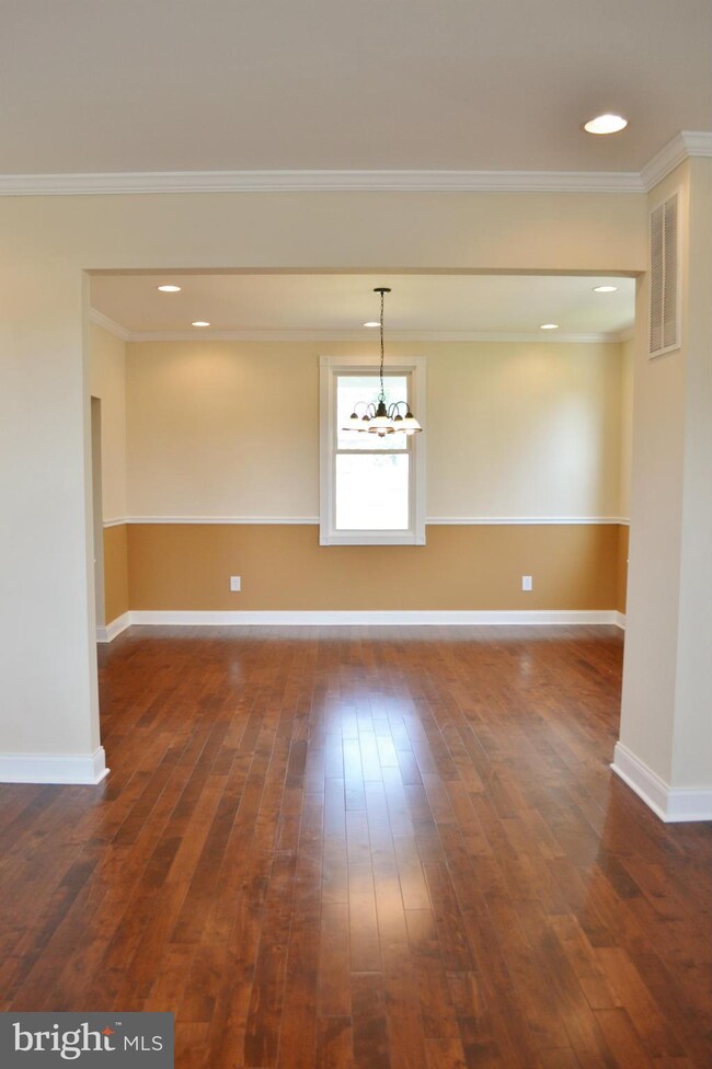 114 Leslie Ave, Nottingham, MD 21236 - photo 4