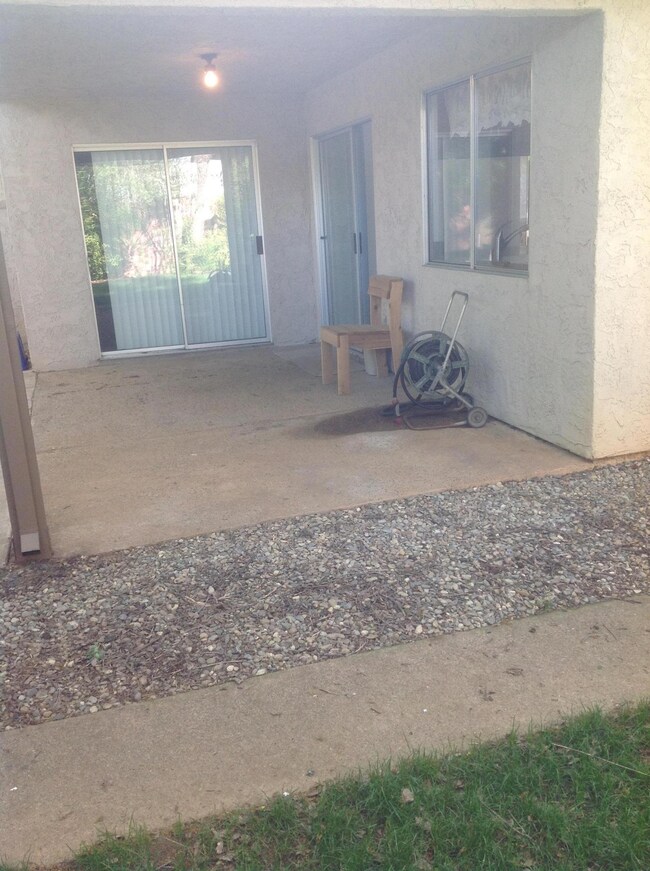 2364 Kerry Ave, Redding, CA 96002 - photo 4