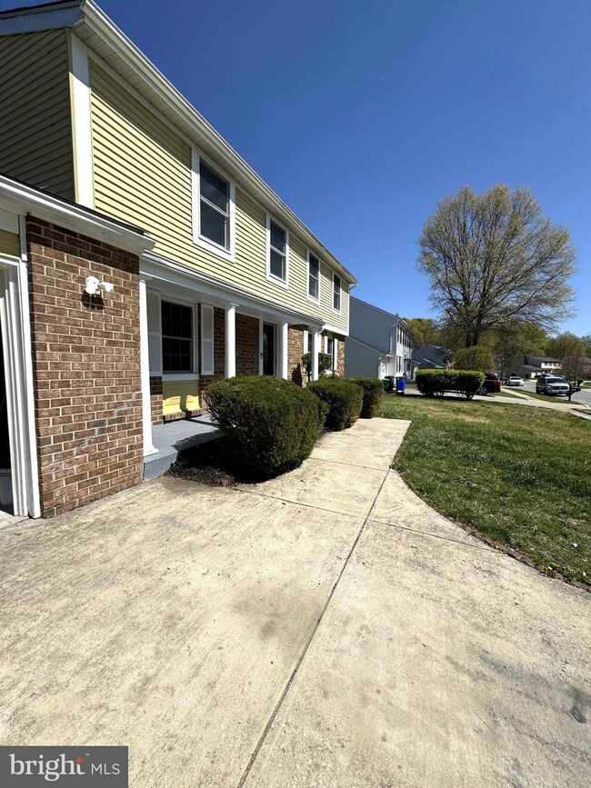 9112 Briarchip St, Laurel, MD 20708 - photo 2