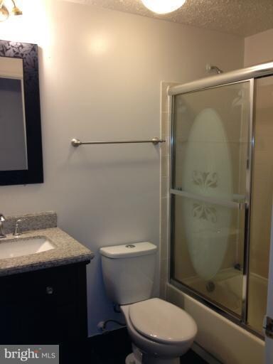 13906 Winding Ridge Ln, Centreville, VA 20121 - photo 4