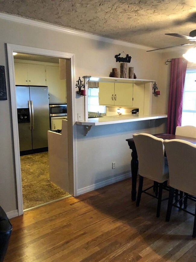 2233 W Maple Ave, Enid, OK 73703 - photo 7