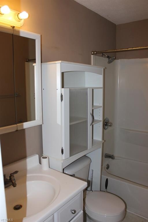 3826 Twin Pines Dr unit 7D, Uniontown, OH 44685 - photo 5