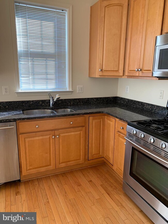 831 Mchenry St, Baltimore, MD 21230 - photo 3