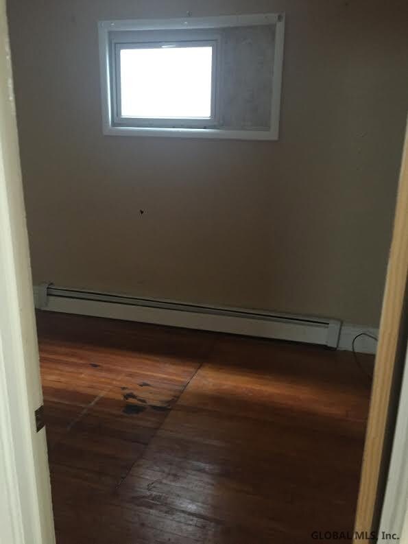 512 Yates St unit 1st Floor, Albany, NY 12208 - photo 3