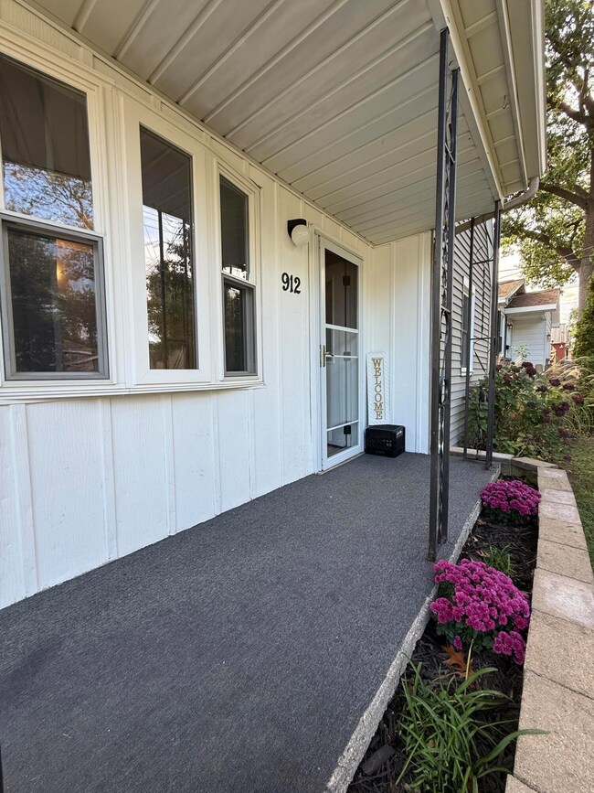 912 34th St SW, Wyoming, MI 49509 - photo 3