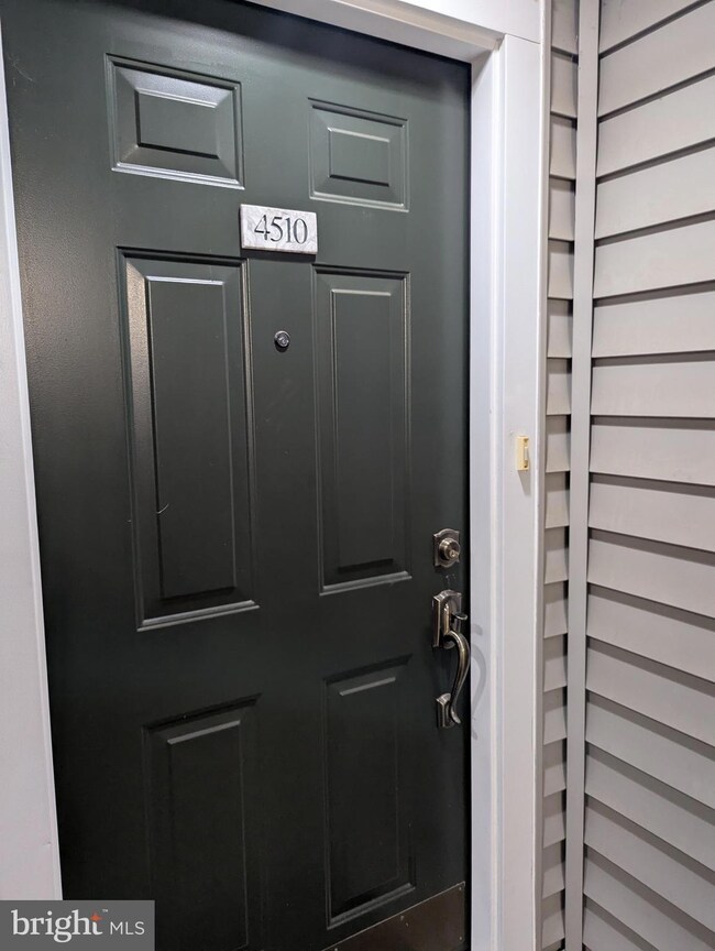 4510 Superior Square unit 4510, Fairfax, VA 22033 - photo 5